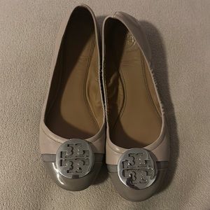 Tory Burch ballet flats. Tan to grey color. 7.5 m.
